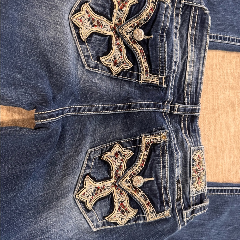 Miss Me Bootcut Jeans Size 32 | Embellished Cross Pockets | Distressed Hem - Picture 4 of 6